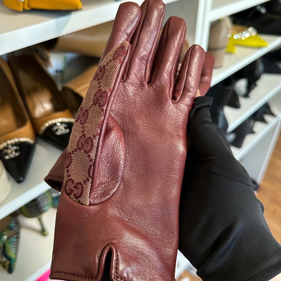 Gucci Monogram Gloves - Picture 3 of 6